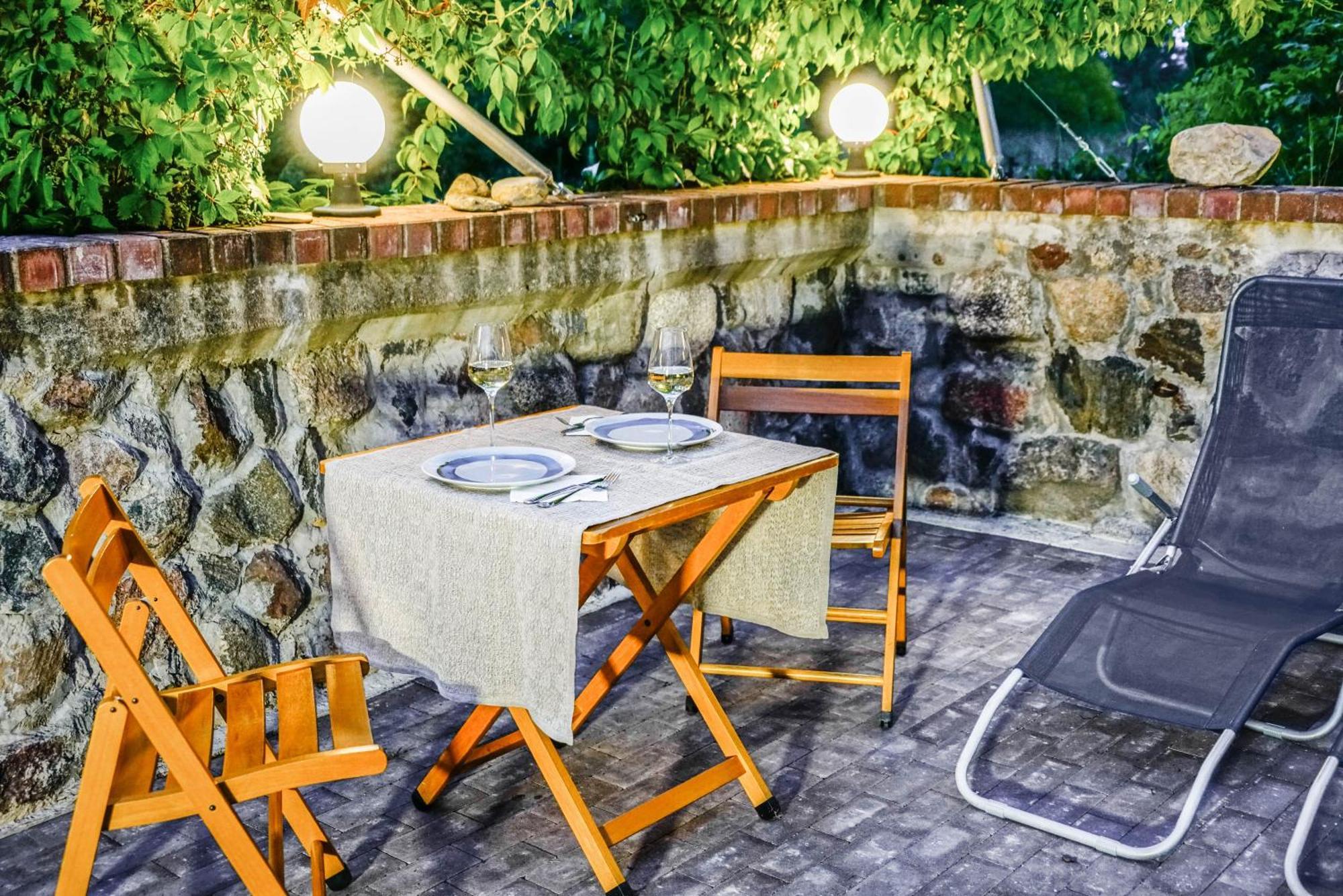 Seaside Studio Apartment The Red Fish Апсусиемс Экстерьер фото